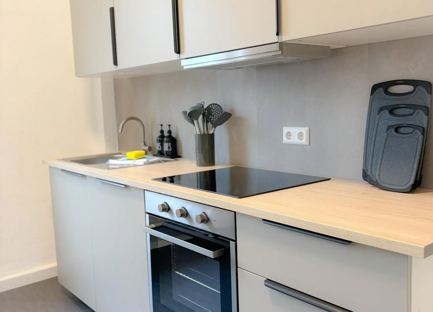 Helles City Apartment Fuer Familien & Gruppen Neu-Ulm