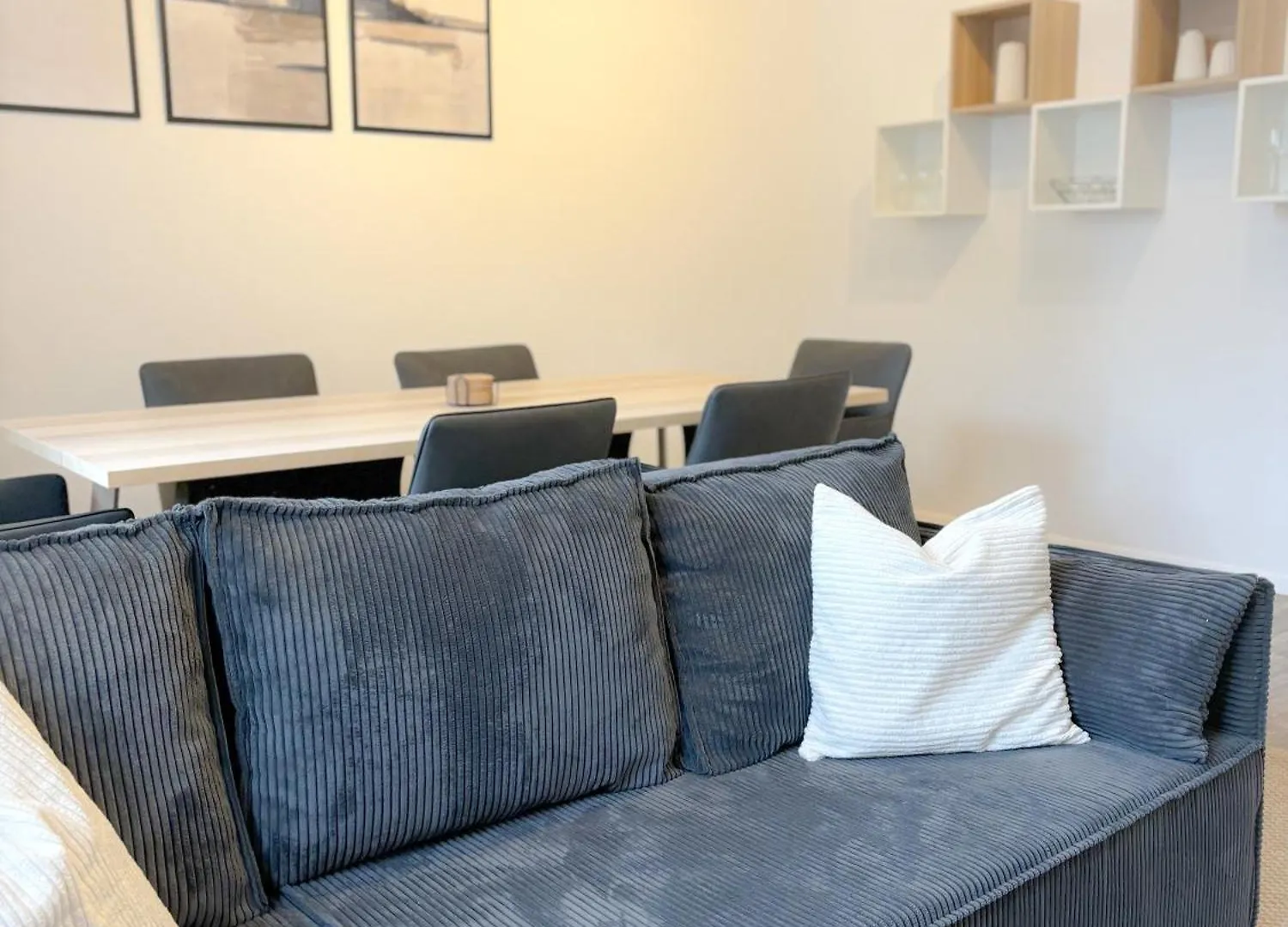 Helles City Apartment Fuer Familien & Gruppen Neu-Ulm