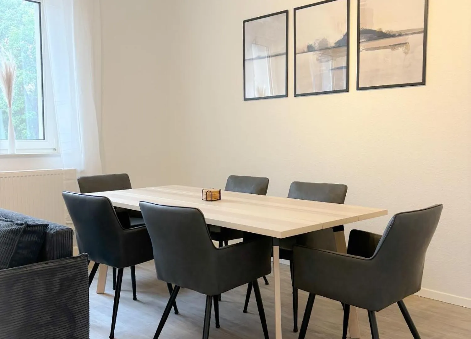 Helles City Apartment Fuer Familien & Gruppen Neu-Ulm Germany